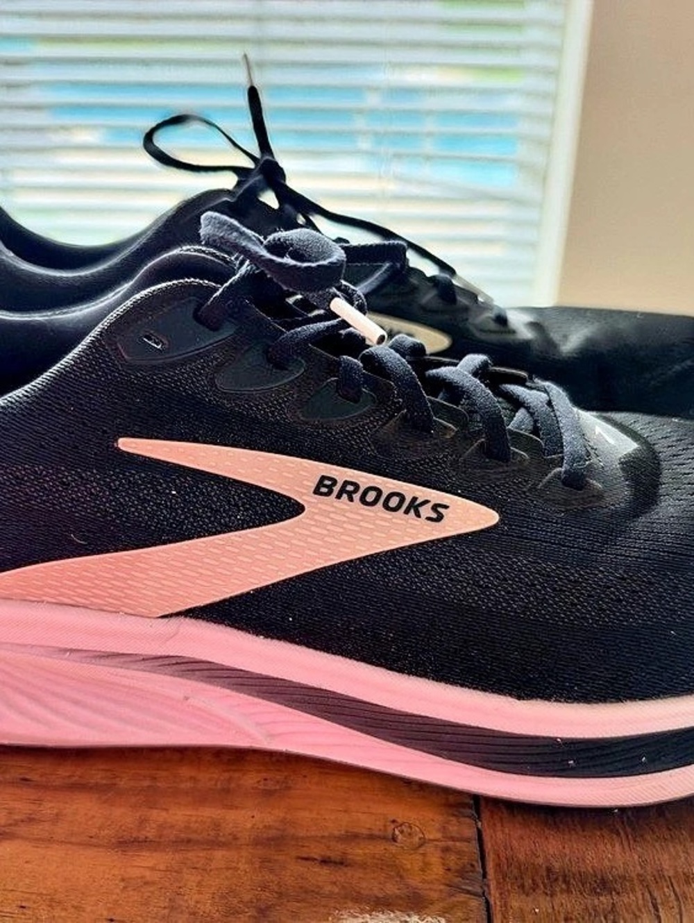 Brooks Ghost 16 Athletic Shoes Black & Pink US 15 D